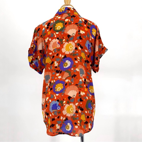 Cabi Replay Top # 5892, Flower Toss Patterned Cap Sleeve V-neck Blouse, Small - Picture 8 of 16
